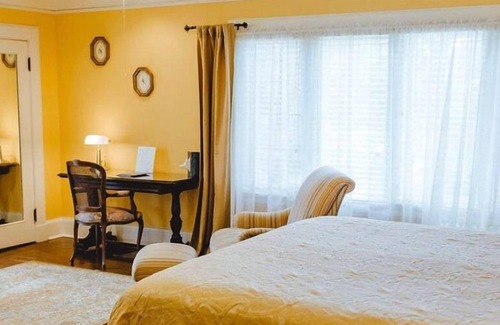 Grand Rapids Bed & Breakfast | The Leonard at Logan