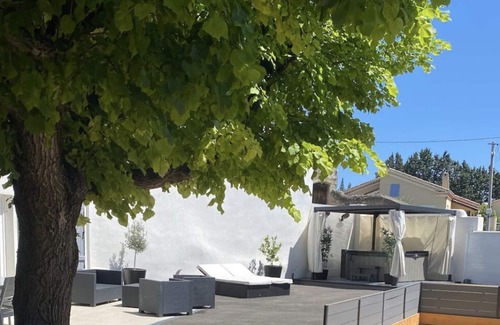 Saint-Mitre-les-Remparts House | The little paradise