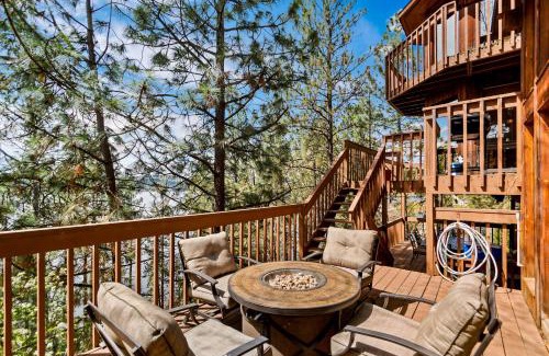 Liberty Lake House | The Liberty Lake Treehouse