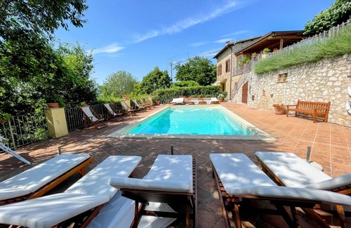 Spoleto House | The life of an Aristocrat on a country estate Stay in the mansion Sleeps 10