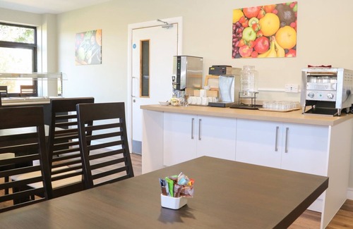 Littlehampton Cottage | THE LIFEBOAT LANDING AT MARINE COURT, with a garden in Littlehampton