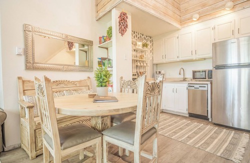 Angel Fire Condo | The Lifts Loft - walk to Ski/Bike lift