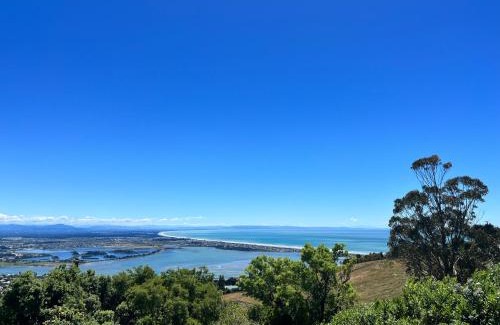 Mount Pleasant Bed & Breakfast | The Lighthouse - Free Breakfast with Stunning Mountain & Sea Views