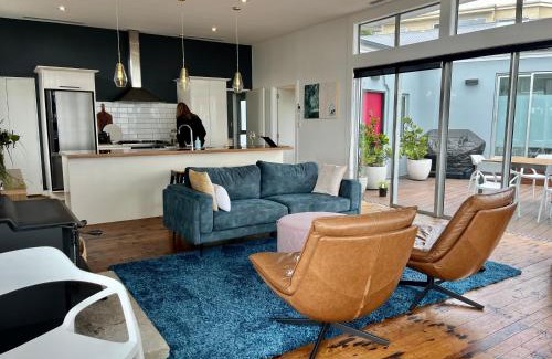 Mount Pleasant Bed & Breakfast | The Lighthouse - Free Breakfast with Stunning Mountain & Sea Views