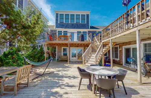 Commercial Street Apartment | The Lighthouse