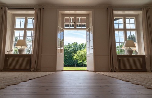 Kirke Saaby House | The Lille Slot country house, built at the beginning of the 19th century.
