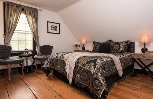 West Woodstock Hotel | The Lincoln Inn & Restaurant At The Covered Bridge