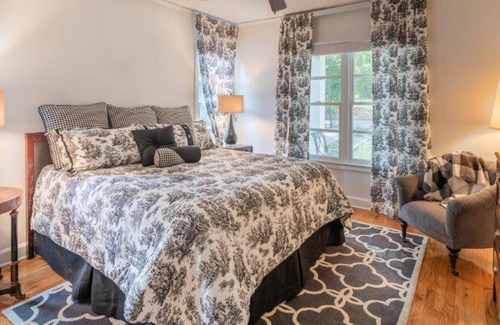 Natchez House | The Linden Cottage located directly behind Linden Bed and Breakfast
