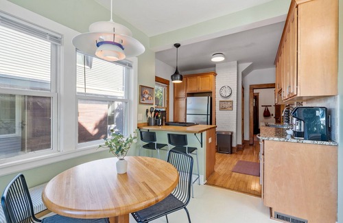 Linden Hills House | The Linden Hills Retreat by Lake Harriet, Parks, Restaurants