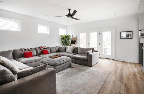 Fountain Square Villa | The Linden Home