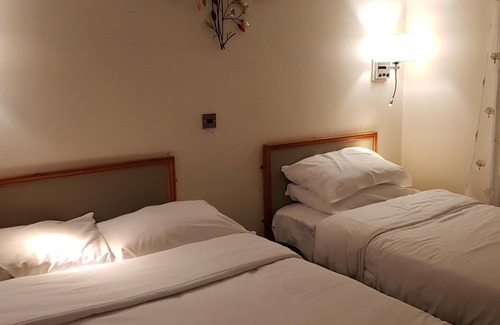 Gloucester Bed & Breakfast | The Linden Tree