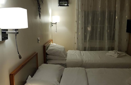 Gloucester Bed & Breakfast | The Linden Tree