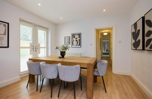 Taplow Apartment | The Lindens Garden Retreat - Spacious single-level 4-bed with garden near Maidenhead & River Thames