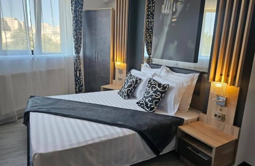 Militari Hotel | The Line Hotel