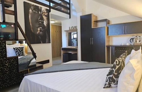 Militari Hotel | The Line Hotel