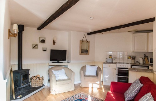 Hartland Cottage | The Linhay, shared hot tub and sauna