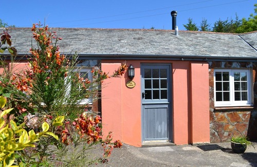 Hartland Cottage | The Linhay, shared hot tub and sauna