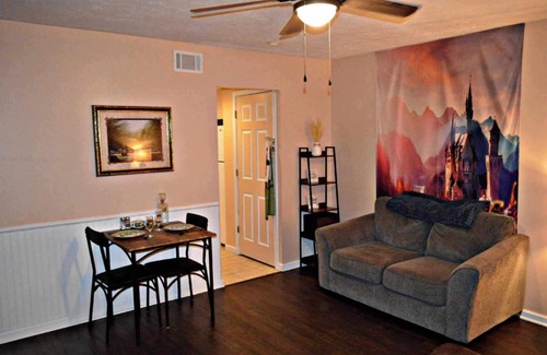 Helen House | The Lionheart Inn - Charming Private 1 Bedroom 1 Bath Apartment Downtown Helen