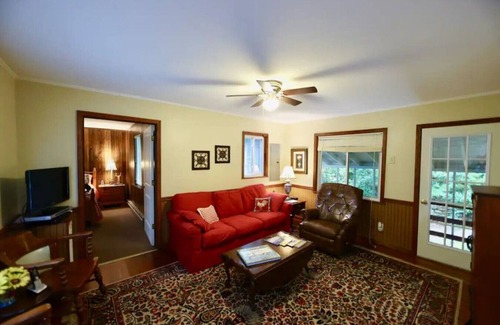 Franklin House | The Little Gray Cottagenn