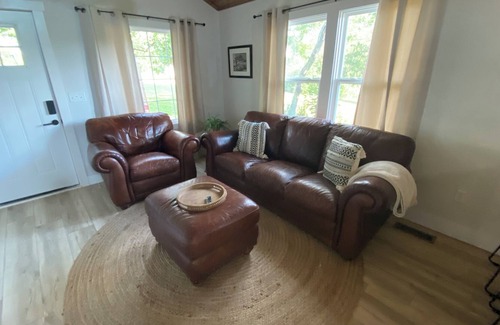Yellville House | The Little House on Broadway