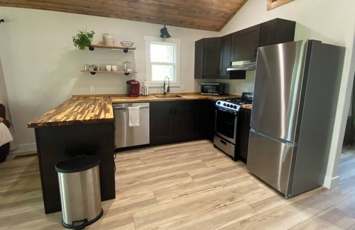 Yellville House | The Little House on Broadway