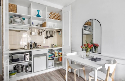 Carlton South Apartment | The Little Royal A Carlton Gardens Studio