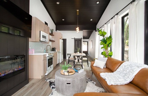 Townsend Cabin | The Little Timber: Cozy, Hot Tub & Fireplace!