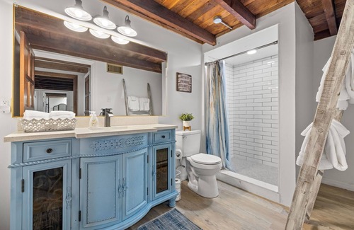 Dade City House | The Locke Inn Suites - Stay in Dade City's historic former jailhouse!