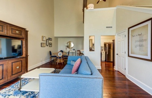 French Quarter Apartment | The Lodge Alley Inn™ - 1 Bedroom