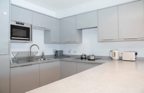 Woking Apartment | The Lodge at Hoe Farm