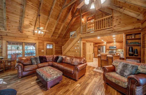 Ellijay Cabin | The Lodge at Summit Ridge North GA Mountain Cabin Sleeps 19 Hot Tub Kids' Room