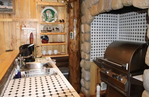 Syracuse House | The Lodge Brew House