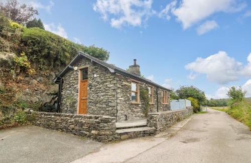 Bouth House | The Lodge
