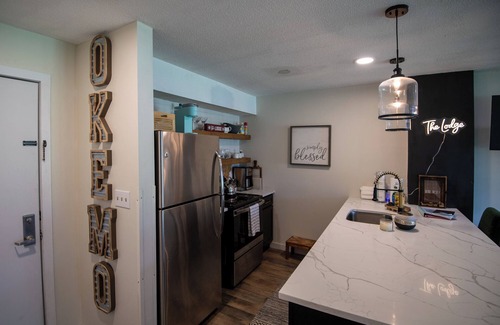 Ludlow Condo | The Lodge-Modern Ski-Out/Ski-Out. Serene retreat Condo for the Outdoorsy type!