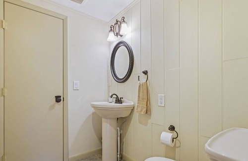 Germantown House | The Lodge - Spacious cozy lodge next to the Hudson River