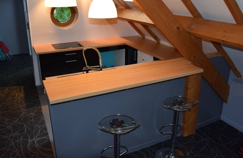 Poses House | The lodging of Ash - Poses