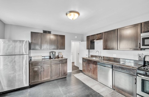 Middlebury House | The Loft 3BR Apartment with Scenic Deck