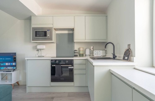 Paisley Apartment | The Loft Apartment - Prime Stay Apartments