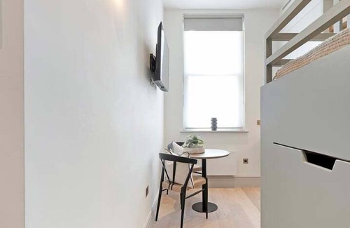 Redcliffe Apartment | The Loft at Bramham Gardens