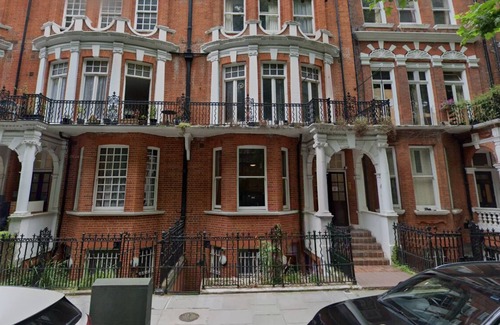 Redcliffe Apartment | The Loft at Bramham Gardens