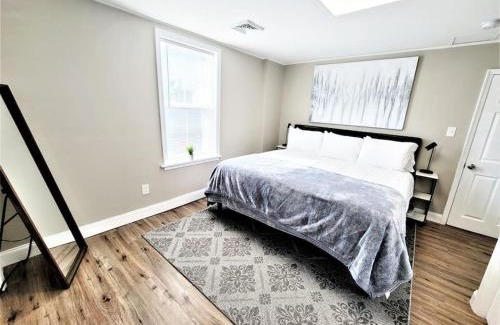 Wilmington Apartment | The loft at Park Place - 3rd floor walk up King and Queen beds fast WIFI and free coffee