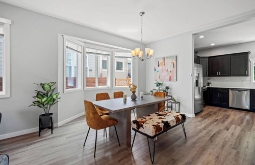 New Tacoma Apartment | The Loft – Historic Charm Meets Modern Comfort in North Tacoma