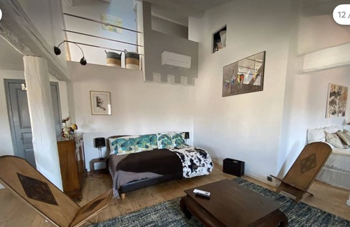 Faubourg Apartment | The Loft in a cosy duplex for 2 to 5 people, air-conditioned