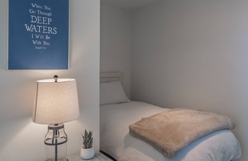 Marion House | The Loft On Landess St.
