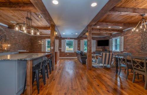 Lynn Apartment | The Loft on Trade Street