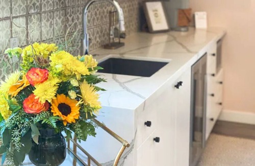 Paso Robles Apartment | The Lofts at Paso Market Walk - The Oak Room