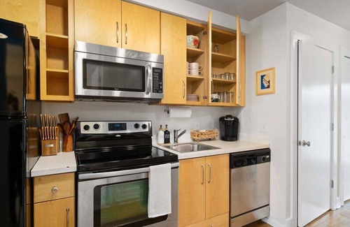 Clarksville Condo | The Lofts of Downtown (540 N 2nd St, #210)