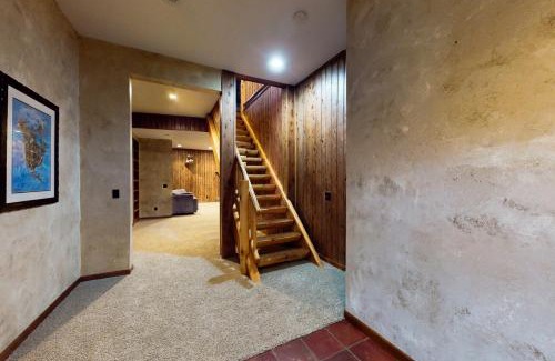 Thompsonville House | The Log Cabin on The Betsie River