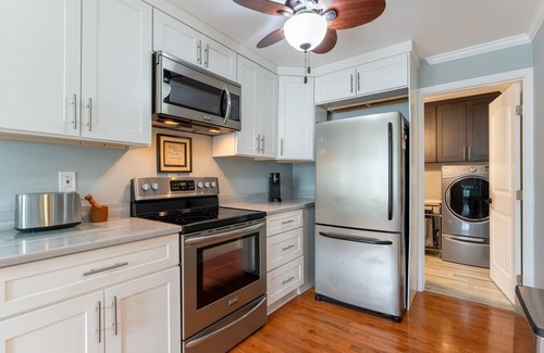 Woodbine House | The Logan Lodge - Sunny Cottage in Great Location