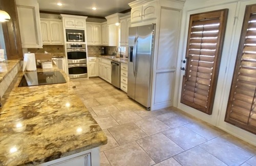 Slaton House | The LonePine in YellowHouse Canyon